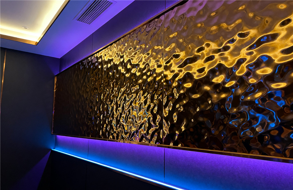 Gold Water ripple stainless steel sheet is used for wall decoration of the club Gold Water ripple stainless steel sheet is used for wall decoration of the club