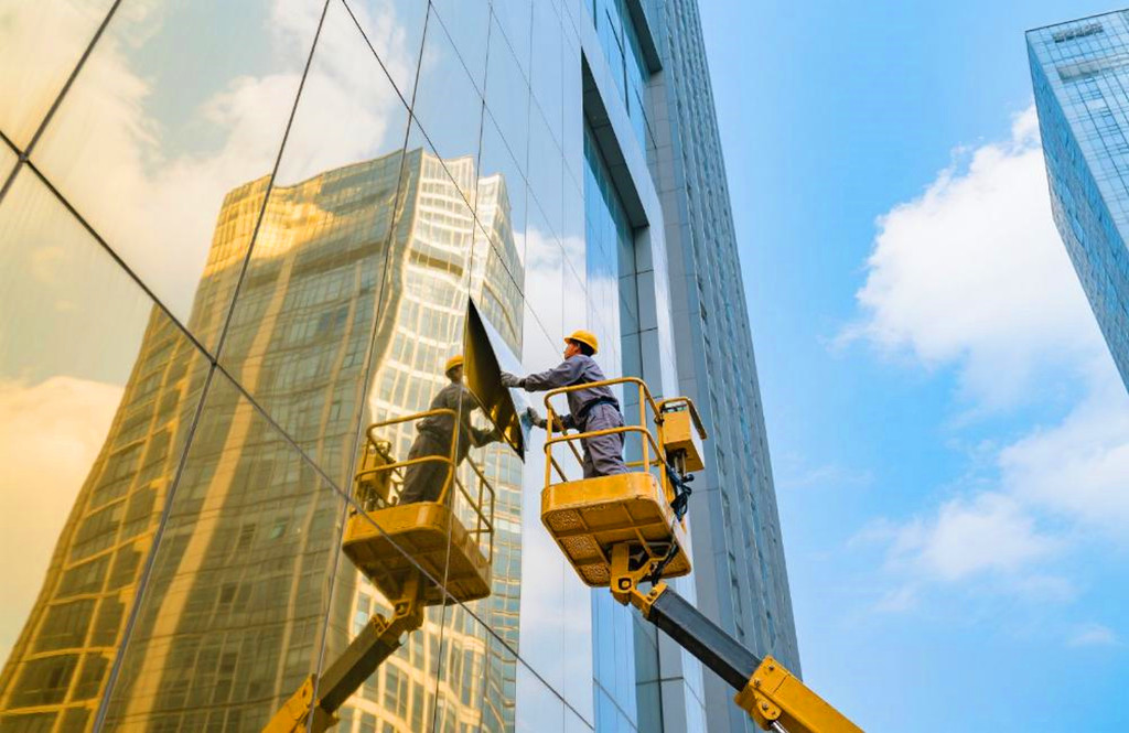 Installation and maintenance of mirror stainless steel curtain wall Installation and maintenance of mirror stainless steel curtain wall